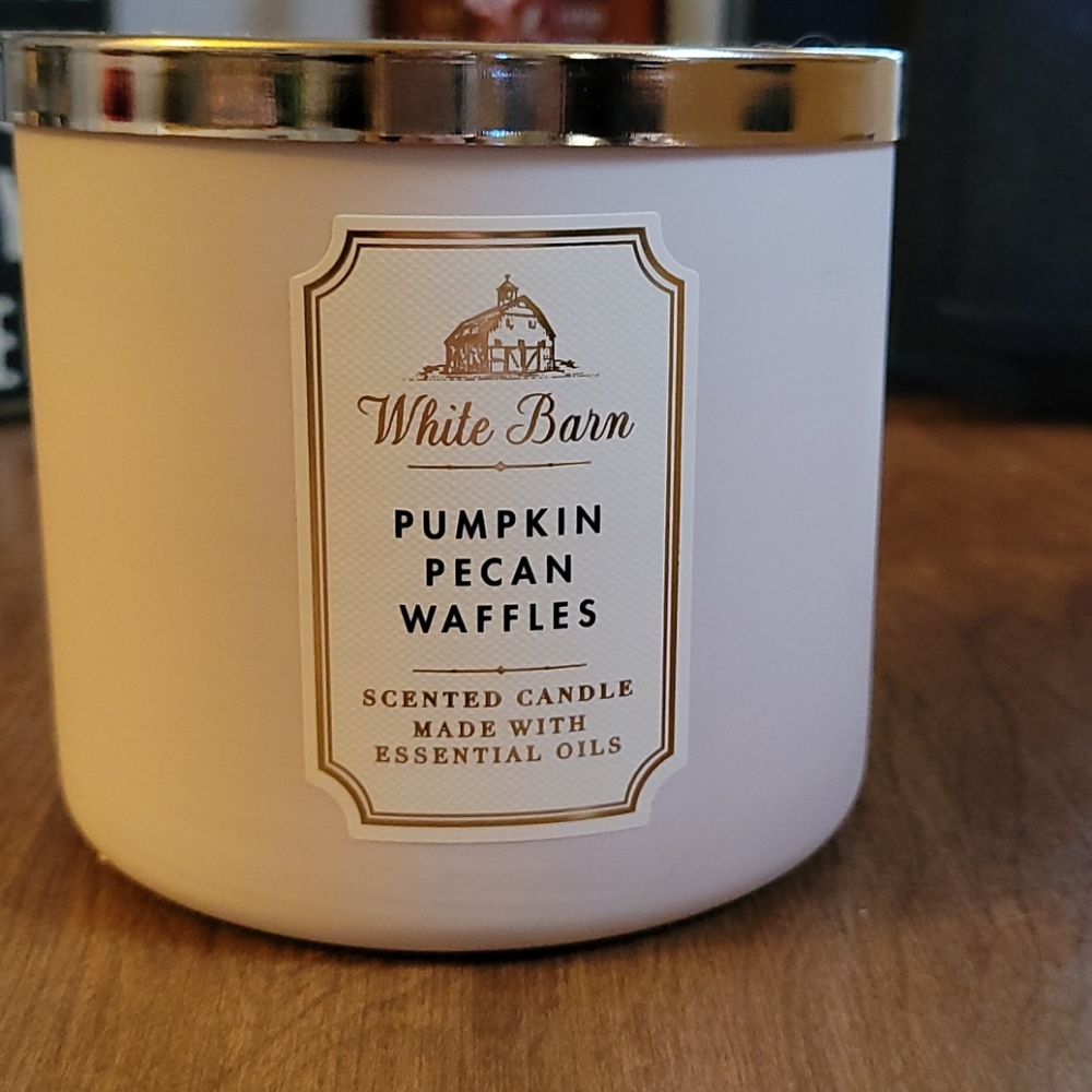 White Barn - Pumpkin Pecan Waffles Candle